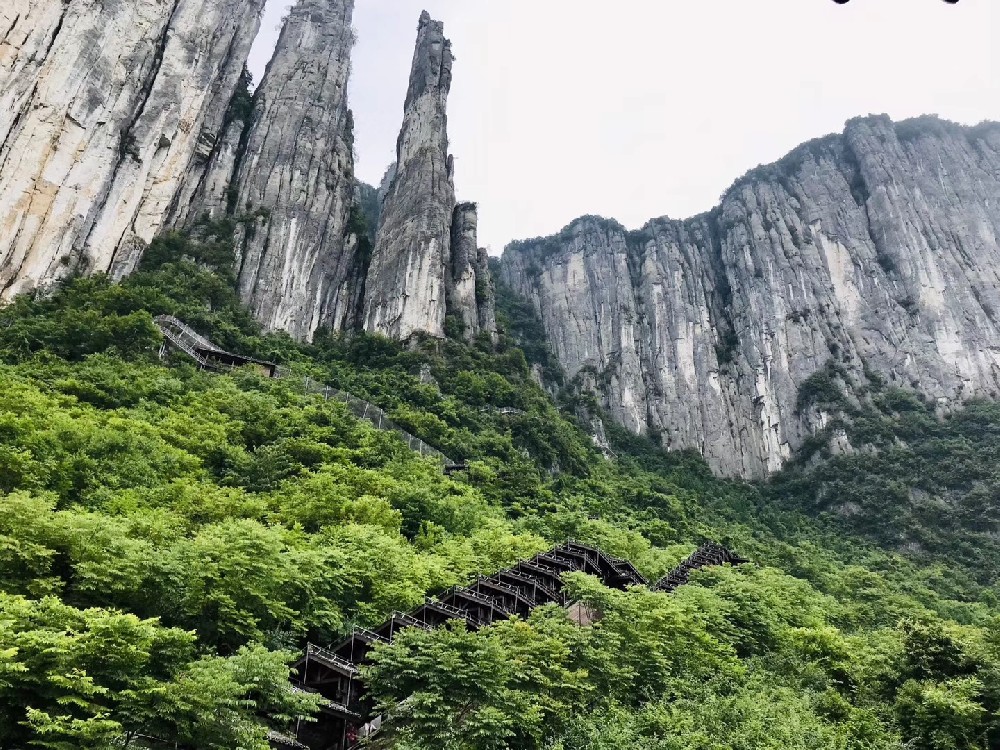 美丽的恩施大峡谷风景区