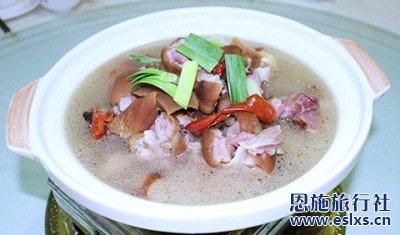 冬天到湖北恩施旅游的吃货 千万别错过“腊蹄子锅儿”