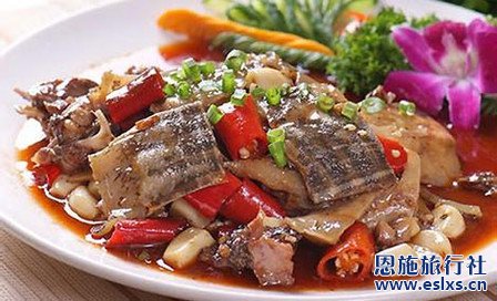 冬天到湖北恩施旅游的吃货 千万别错过“腊蹄子锅儿”