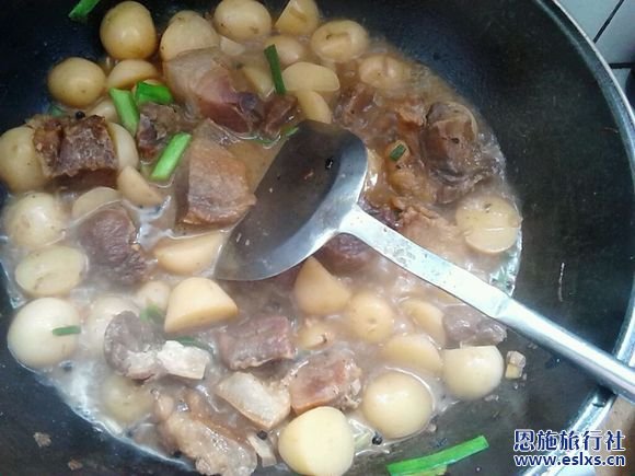 冬天到湖北恩施旅游的吃货 千万别错过“腊蹄子锅儿”