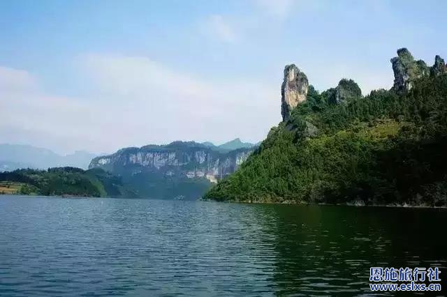 山寨秋意正浓时到湖北恩施旅游,看那清江美如染