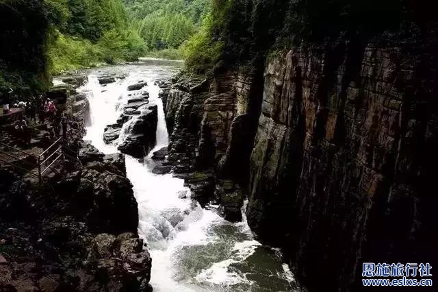 山寨秋意正浓时到湖北恩施旅游,看那清江美如染