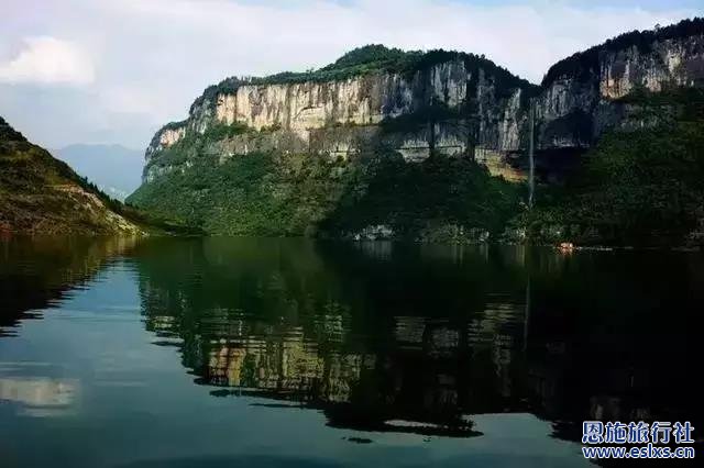 山寨秋意正浓时到湖北恩施旅游,看那清江美如染