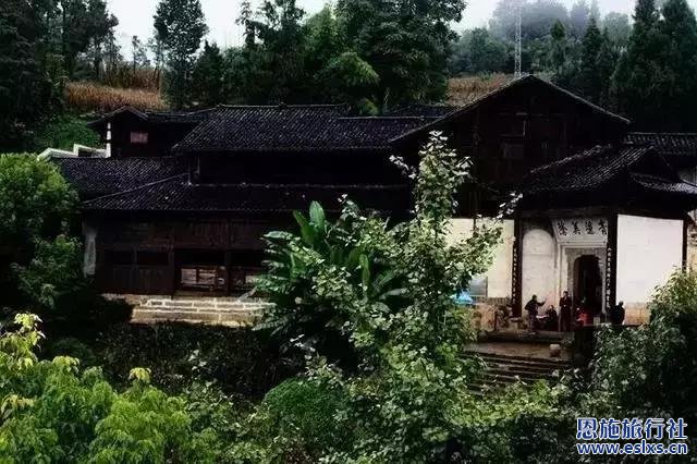 山寨秋意正浓时到湖北恩施旅游,看那清江美如染