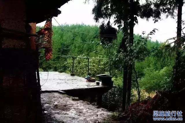 山寨秋意正浓时到湖北恩施旅游,看那清江美如染